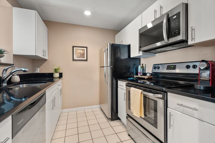 Property Photo:  950 Massachusetts Ave 514  MA 02139 