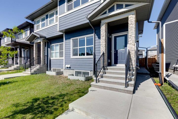 Property Photo:  47 Cornerbrook Gate NE  AB T3N 1L6 