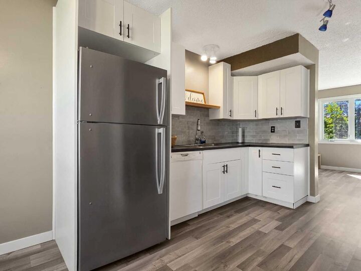 Property Photo:  37 97 Avenue  AB T0E 0Y0 