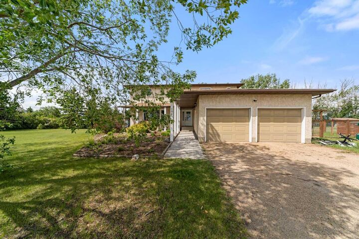 Property Photo: 106 Martin Avenue AB T0C 0L0