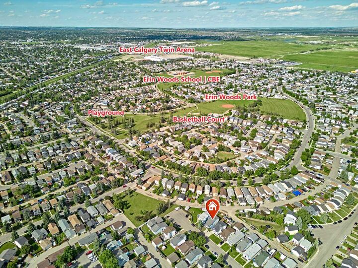 Property Photo:  20 Erin Ridge Court SE  AB T2B 3B2 