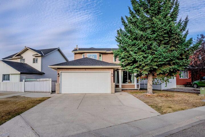 Property Photo: 4 Del Ray Crescent NE AB T1Y 6V8