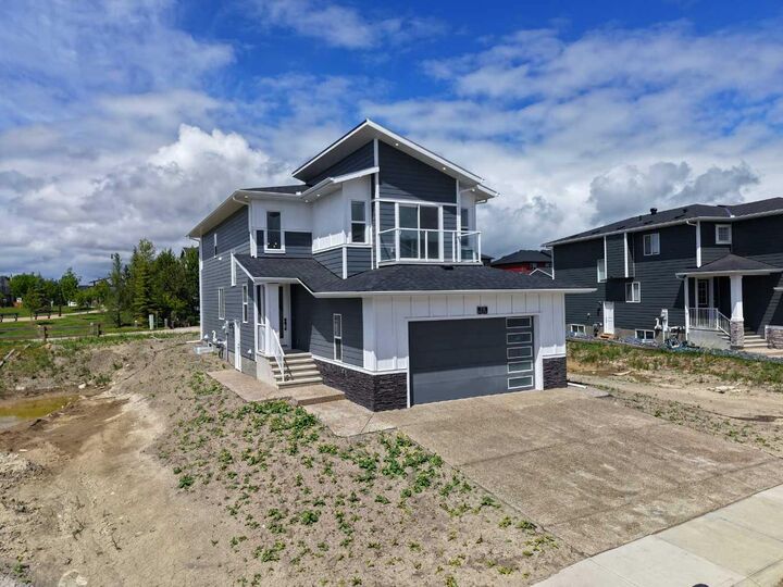 Property Photo: 75 Sunvalley Way AB T4C 0X8