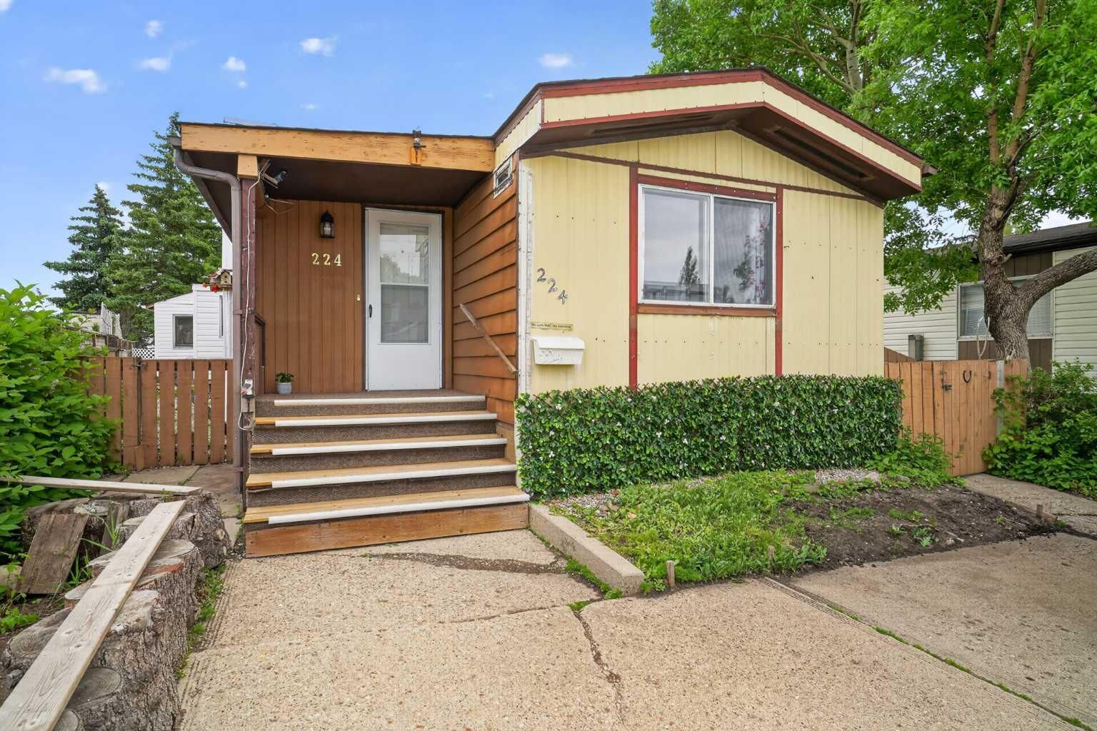 Property Photo:  224 Huntwell Road NE  AB T2K 5S9 