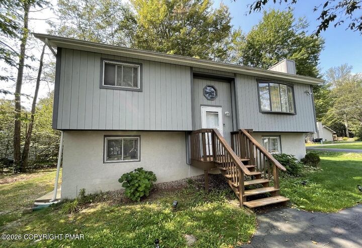 Property Photo:  1129 Trapper Lane  PA 18346 