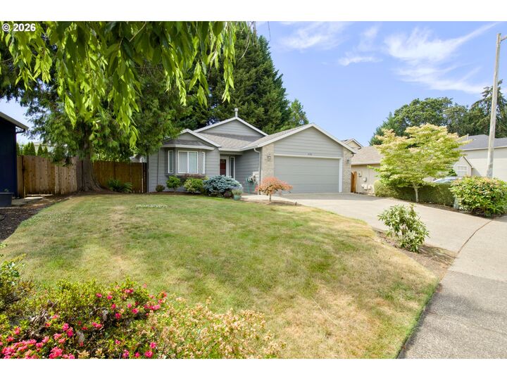 Property Photo:  2179 SE Glendale Ct  OR 97123 