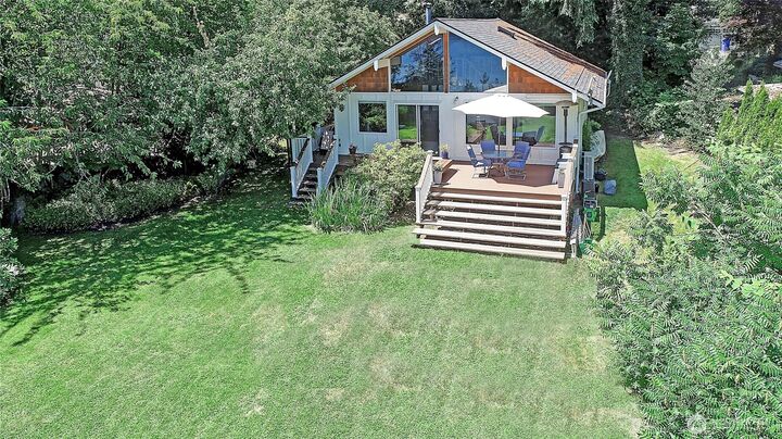 Property Photo:  13806 W Lake Kathleen Drive SE  WA 98059 