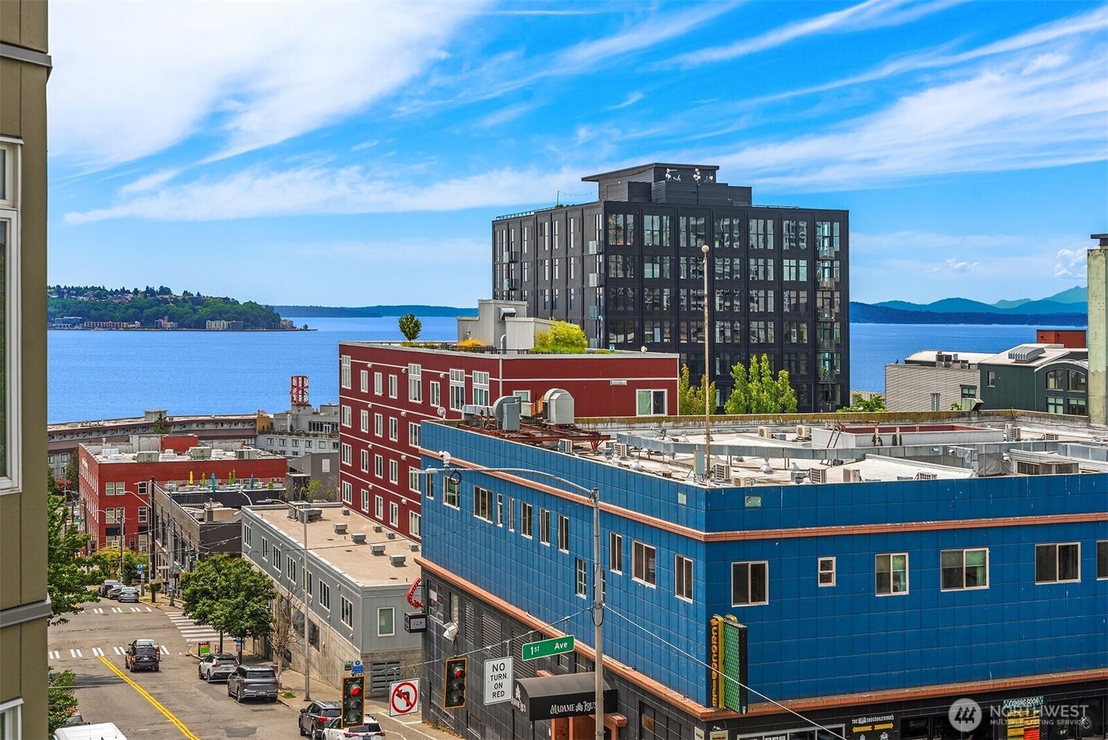 Property Photo:  2414  1st Avenue 507  WA 98121 