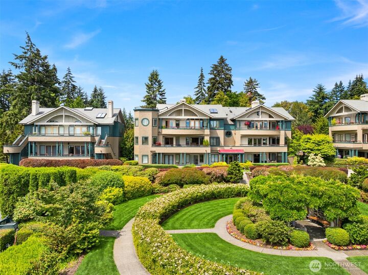 Property Photo:  470  Wood Avenue SW 2A  WA 98110 