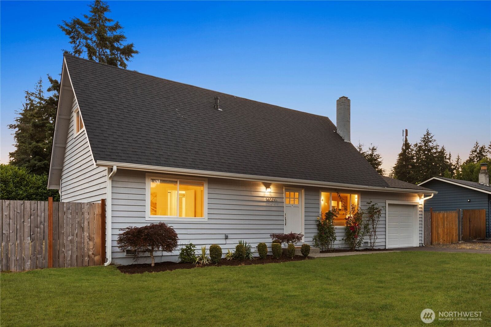 Property Photo: 14009 145th Avenue SE WA 98059
