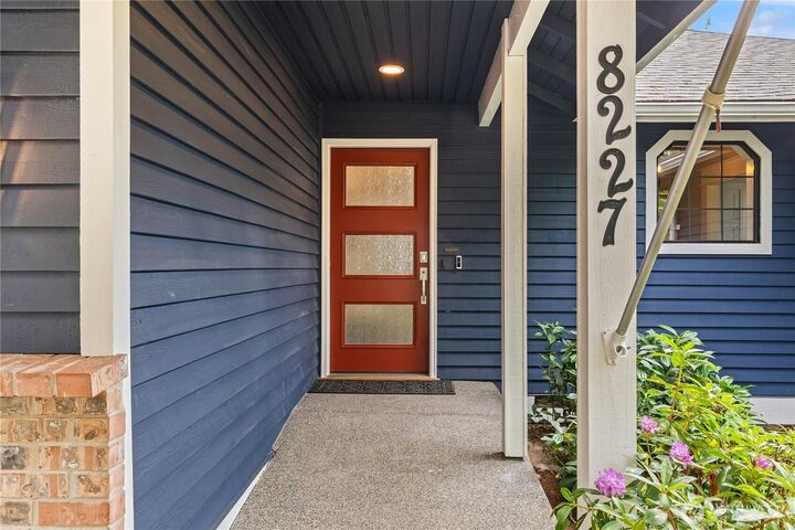 Property Photo:  8227  NE 166th Street  WA 98028 