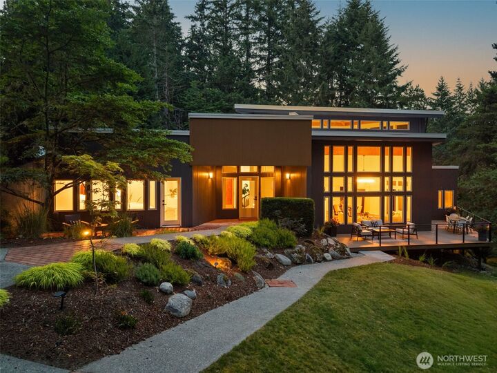 Property Photo:  4456  Pinto Court NE  WA 98110 