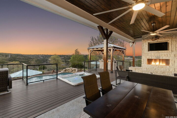 Property Photo: 616 Blue Diamond TX 78006