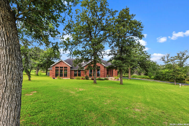 Property Photo:  124 Rosewood Dr  TX 78121 