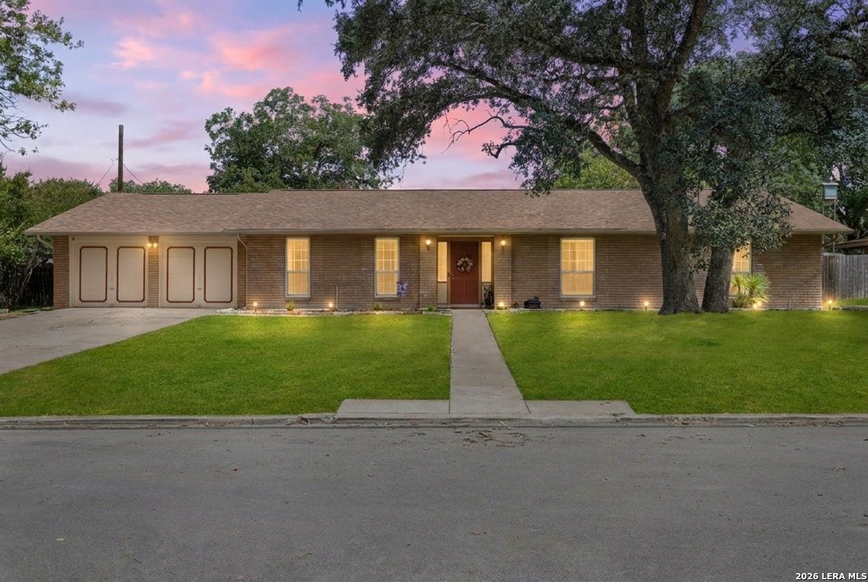 Property Photo:  421 Windcrest Dr.  TX 78239 