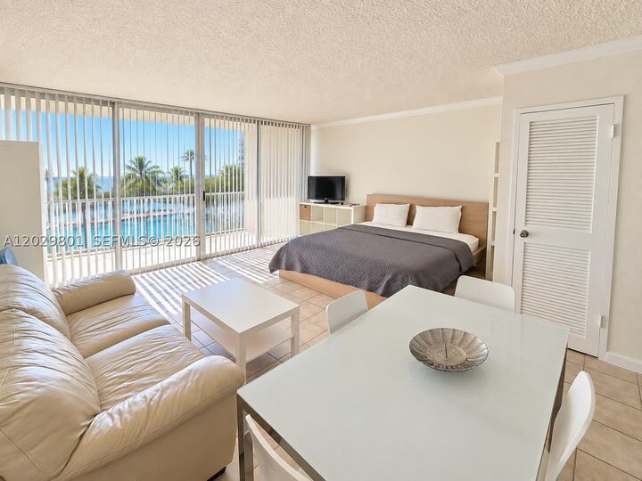 Property Photo: 2501 S Ocean Dr 424 FL 33019