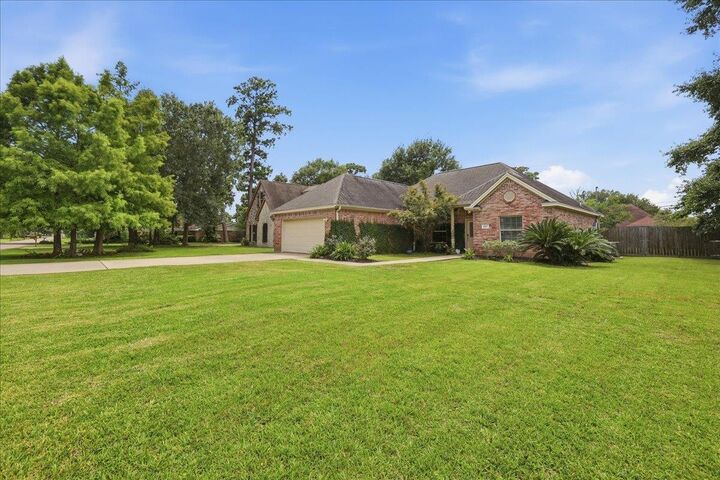 Property Photo:  197 Live Oak  TX 77611 