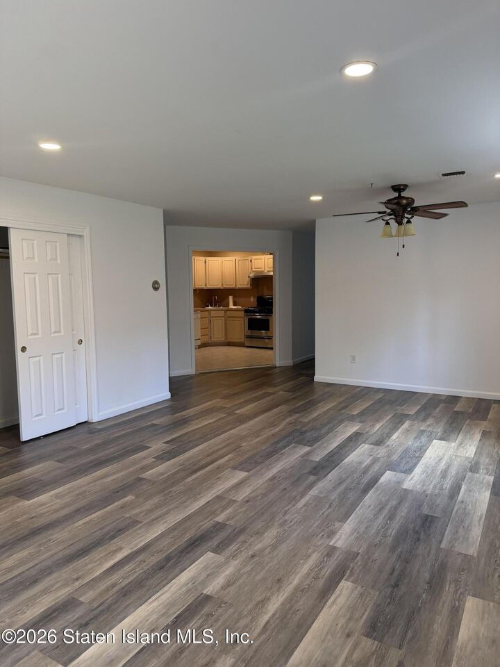 Property Photo:  3733 Richmond Avenue 2R  NY 10312 