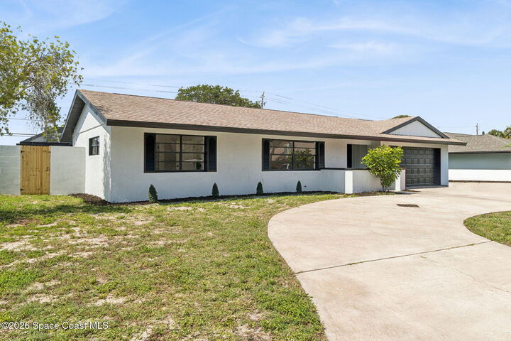 Property Photo:  381 E Riviera Boulevard  FL 32903 