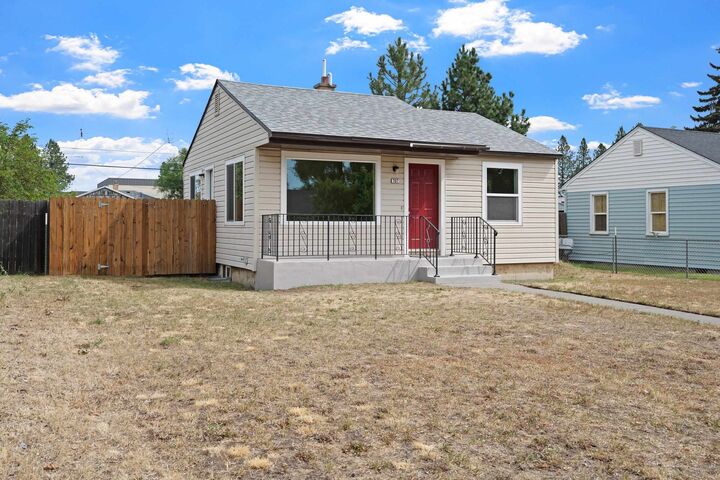 Property Photo:  707 E Nebraska Ave  WA 99208 