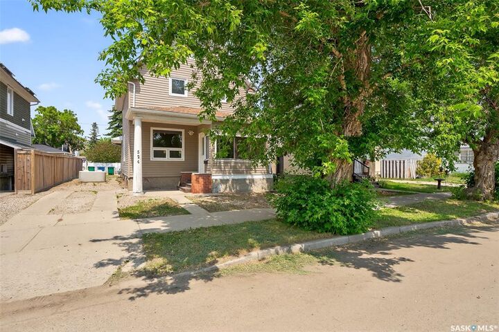 Property Photo:  524 Saskatchewan Street W  SK S6H 0V5 