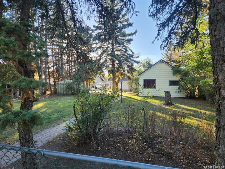 308 Pangman Street — photo 1