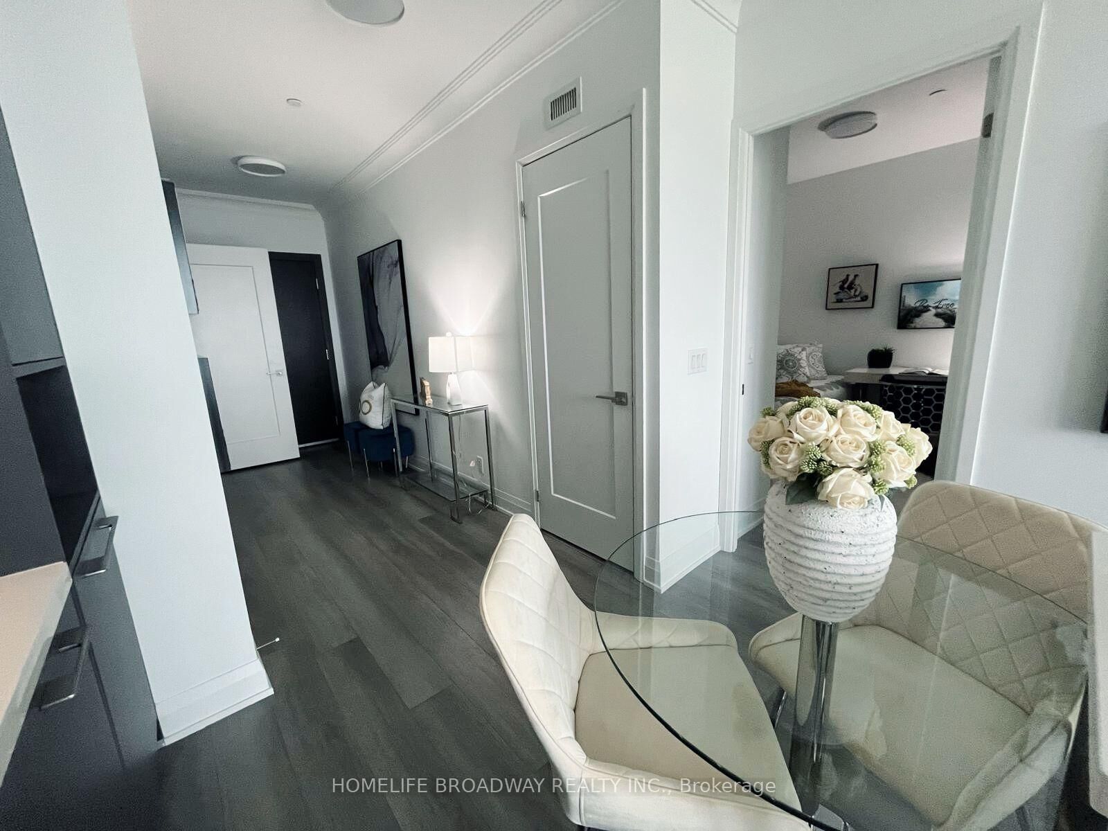 Property Photo: 18 Water Walk Drive 2307 ON L3R 6L5