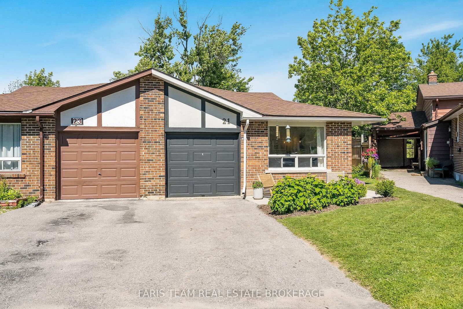 Photo de la propriété:  21 Maplehurst Crescent  ON L4M 4X1 