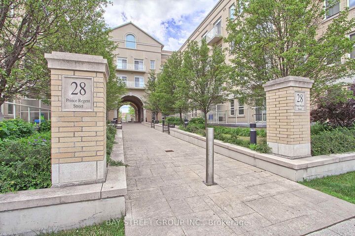 Photo de la propriété:  28 Prince Regent Street Ph8  ON L6C 0V5 