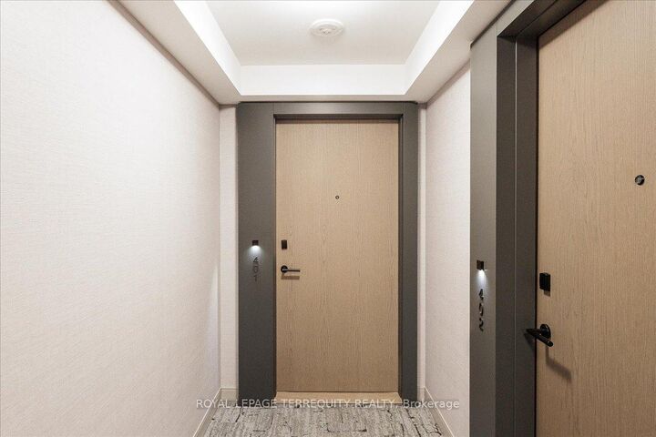 Property Photo:  10 Eva Road 401  ON M9C 1E8 