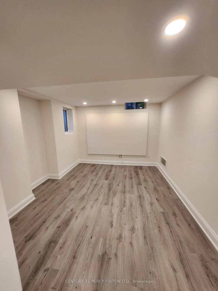 Property Photo:  212 River Ridge Boulevard Bsmt  ON L4G 7T7 