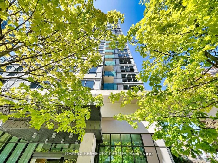 Property Photo:  70 Roehampton Avenue 1319  ON M4P 1R2 
