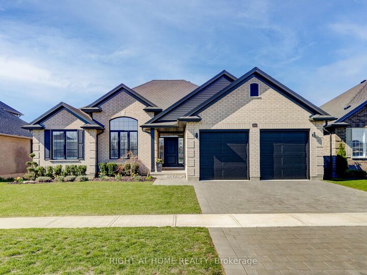2043 Lockwood Crescent — photo 1