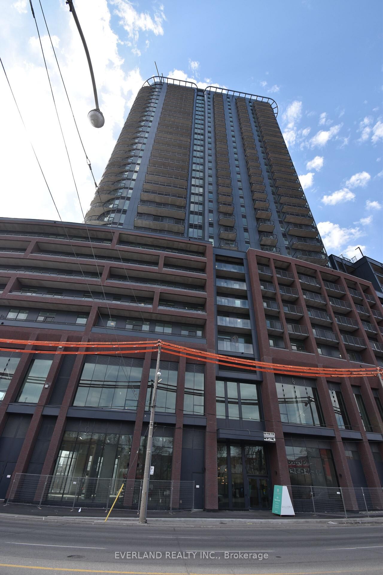 Property Photo:  1185 Dupont Street 1105  ON M6H 0G5 