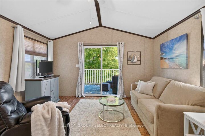 Photo de la propriété:  8685 Rock Glen Road 400  ON N0M 1B0 
