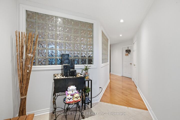 Property Photo:  1077 Knotty Pine Grove  ON L5W 1J6 
