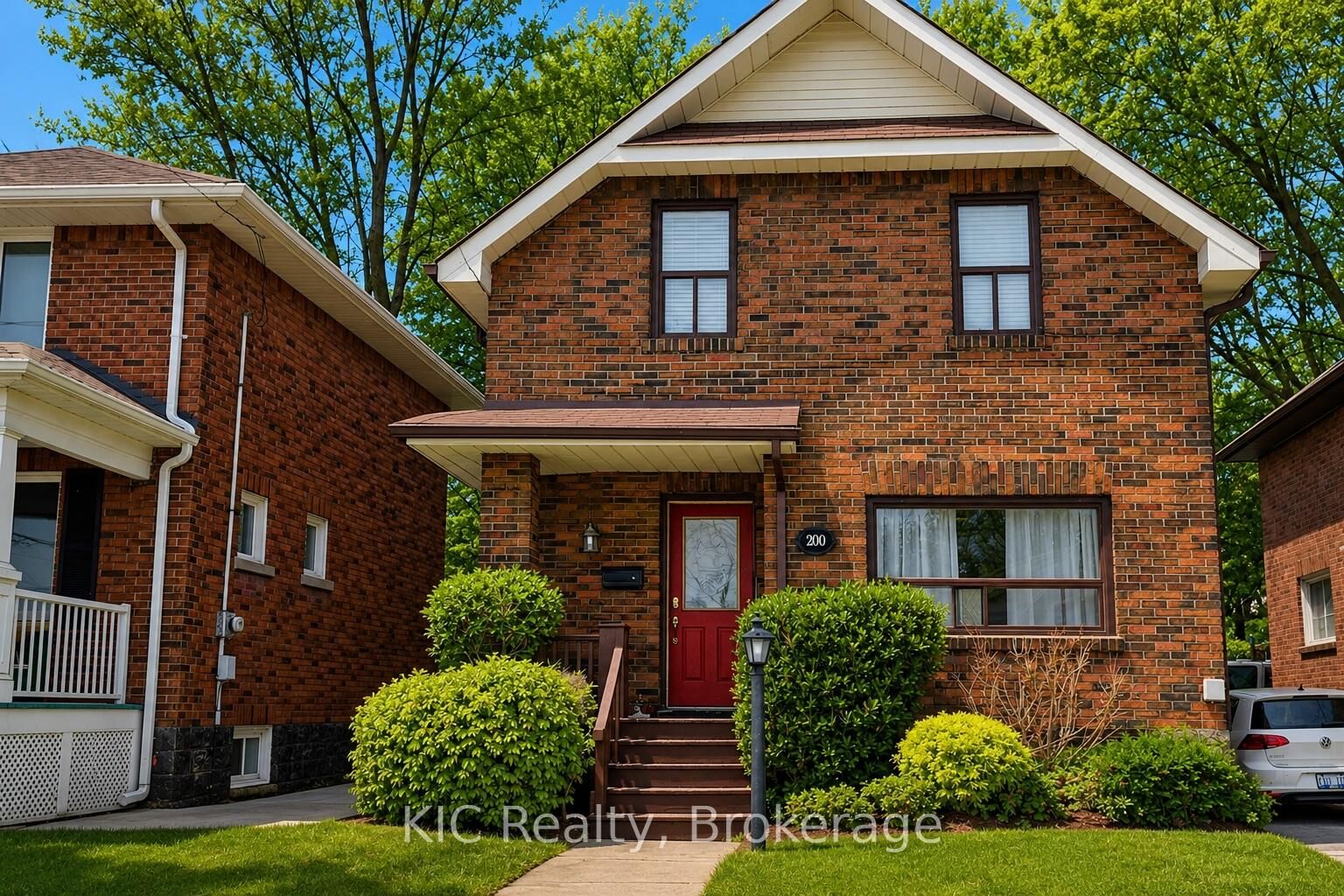 Property Photo: 200 Oshawa Boulevard N ON L1G 5S9