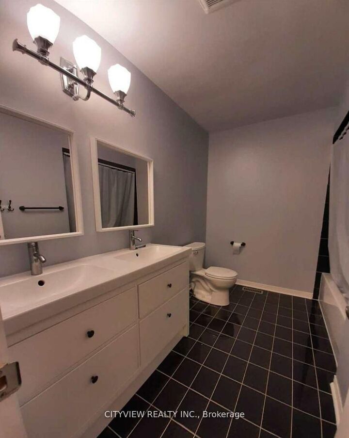 Property Photo: 2140 Oakpoint Road ON L6M 3N2