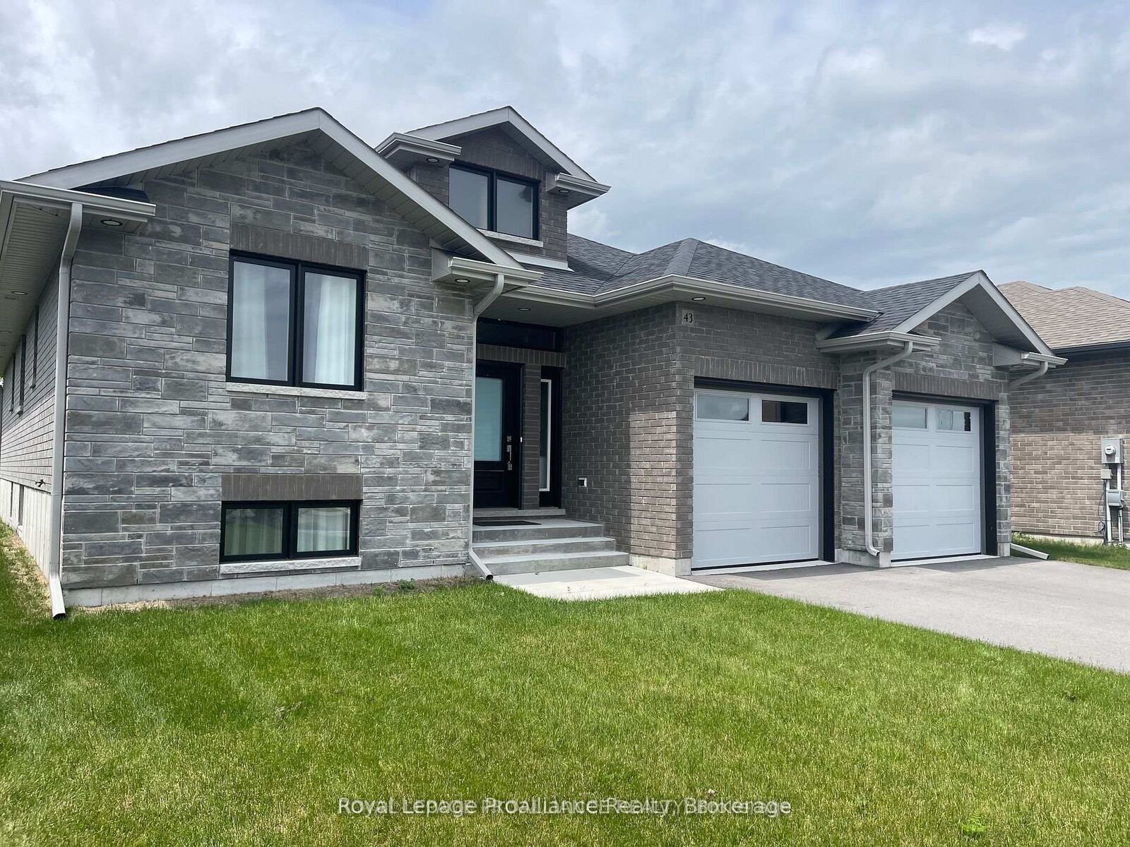 Property Photo:  43 Cattail Crescent  ON K8V 0J3 