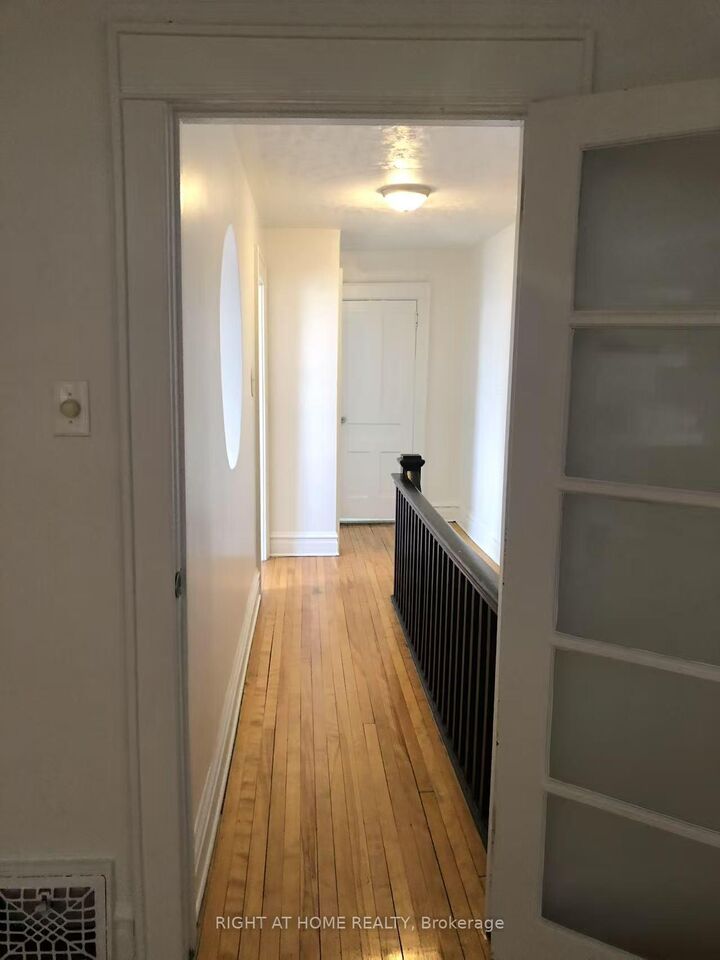 Property Photo:  409B Preston Street 409  ON K1S 4N1 