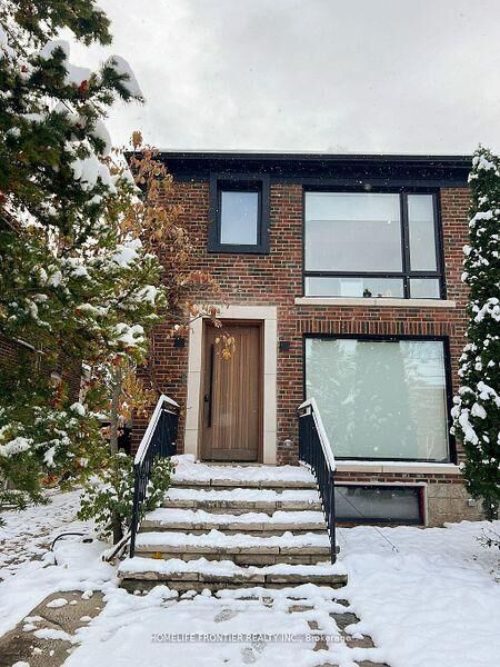 Property Photo:  127 Glenvale Boulevard  ON M4G 2W1 
