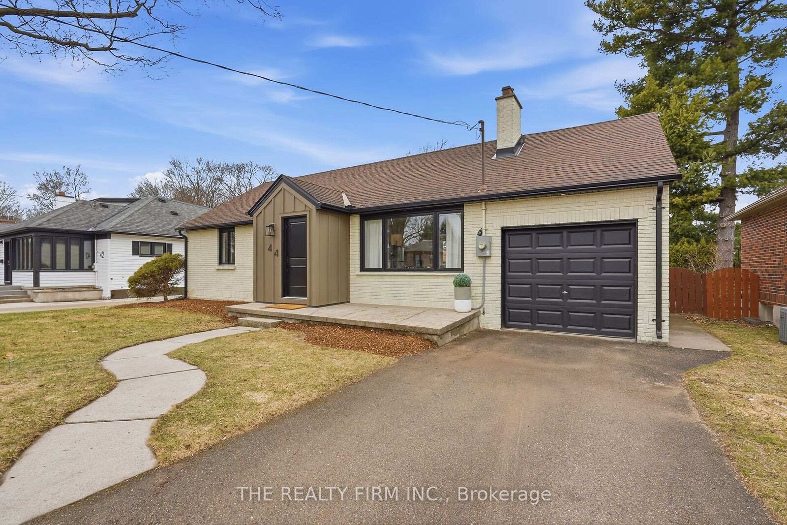 Property Photo:  44 David Street  ON N6P 1B3 