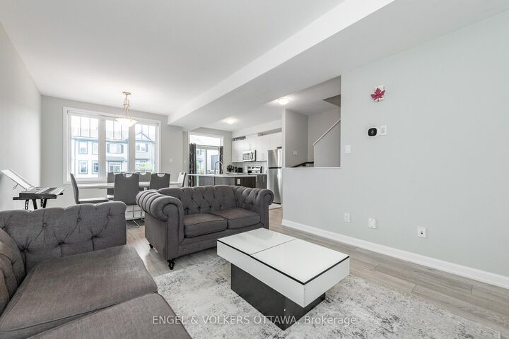 Property Photo: 517 Galmoy Way ON K2J 6V1