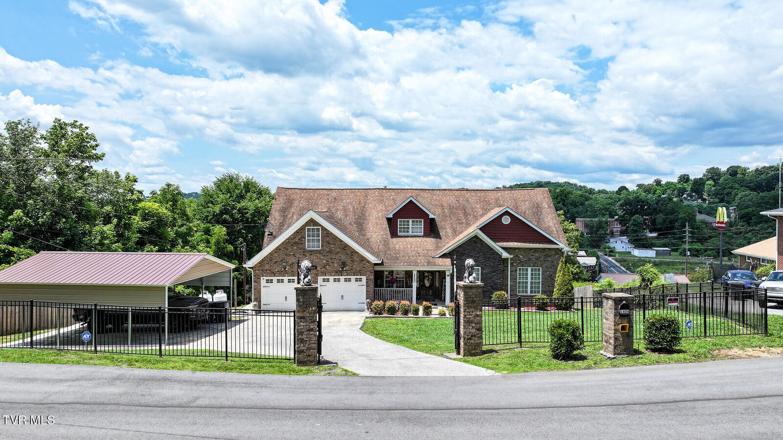 Property Photo:  1404 Van Oaks Drive  TN 37665 
