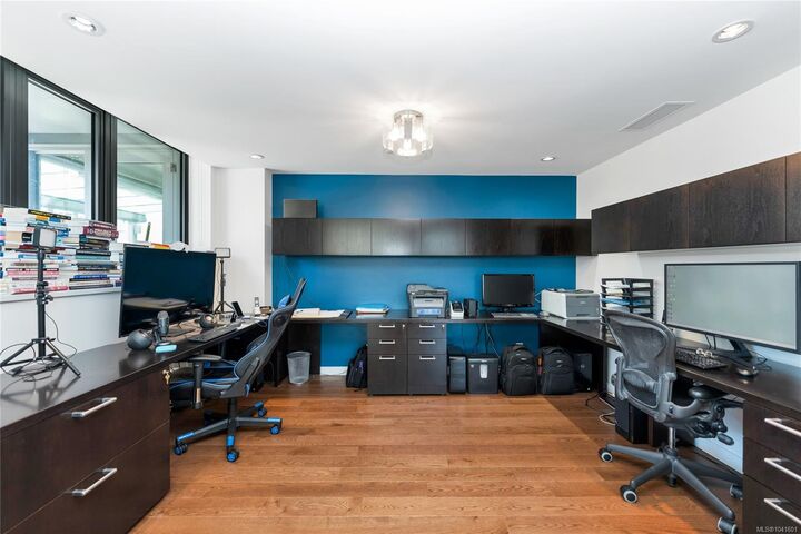Property Photo: 608 Broughton St #302 BC V8W 1C7