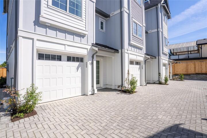 Property Photo: 3907 Cedar Hill Rd #U8 BC V8P 3Z8