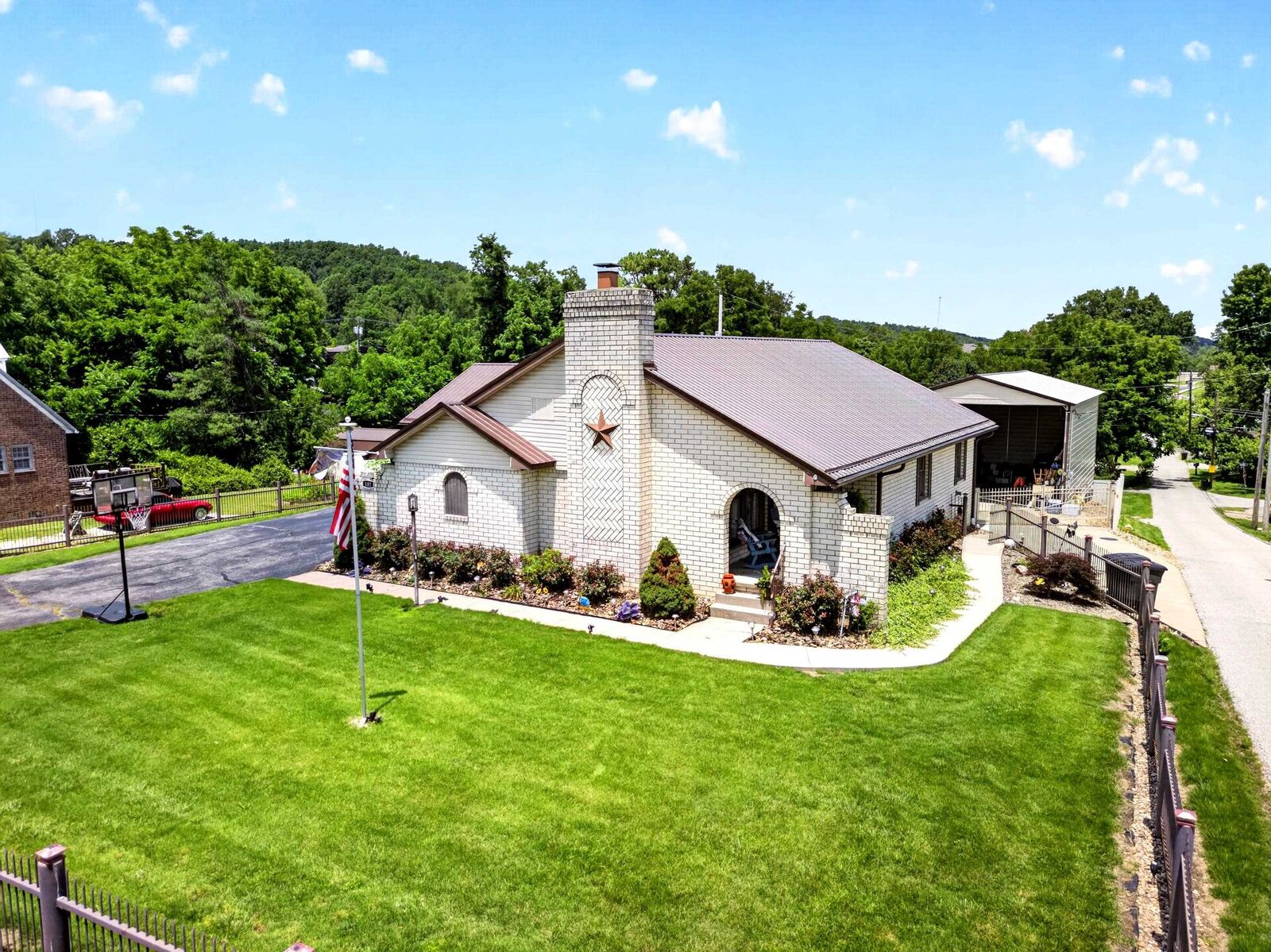 Property Photo: 102 W 3rd Street KY 41143