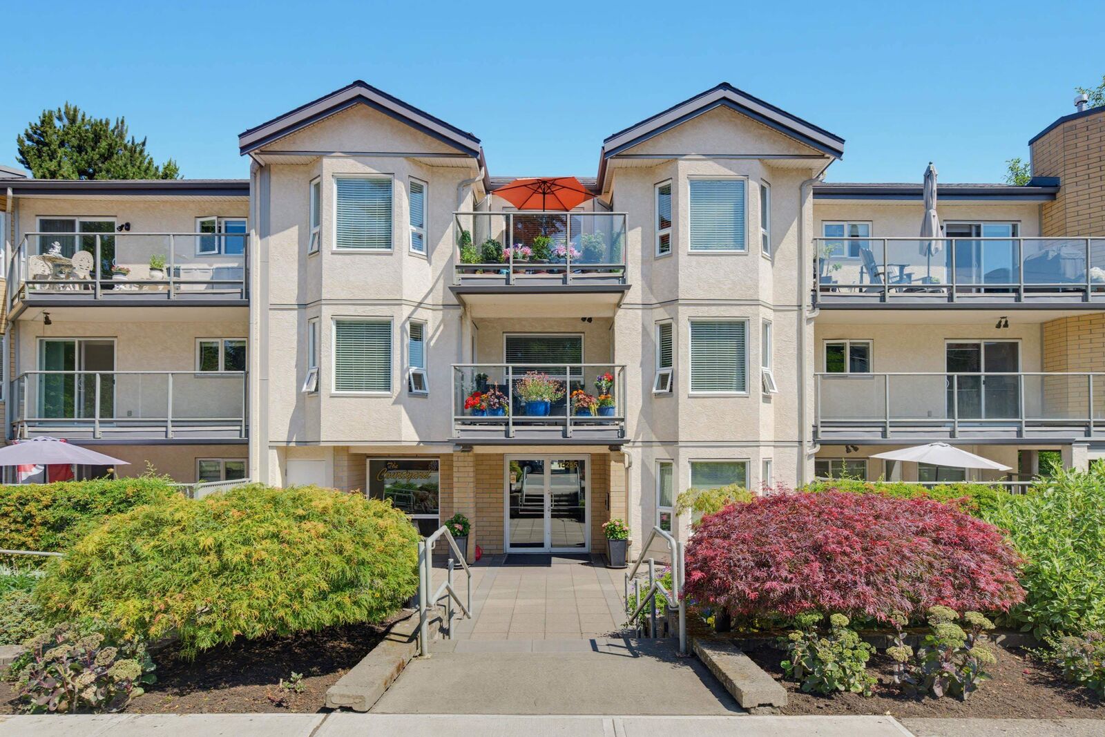 Property Photo:  15255 18 Avenue 214  BC V4A 1W9 