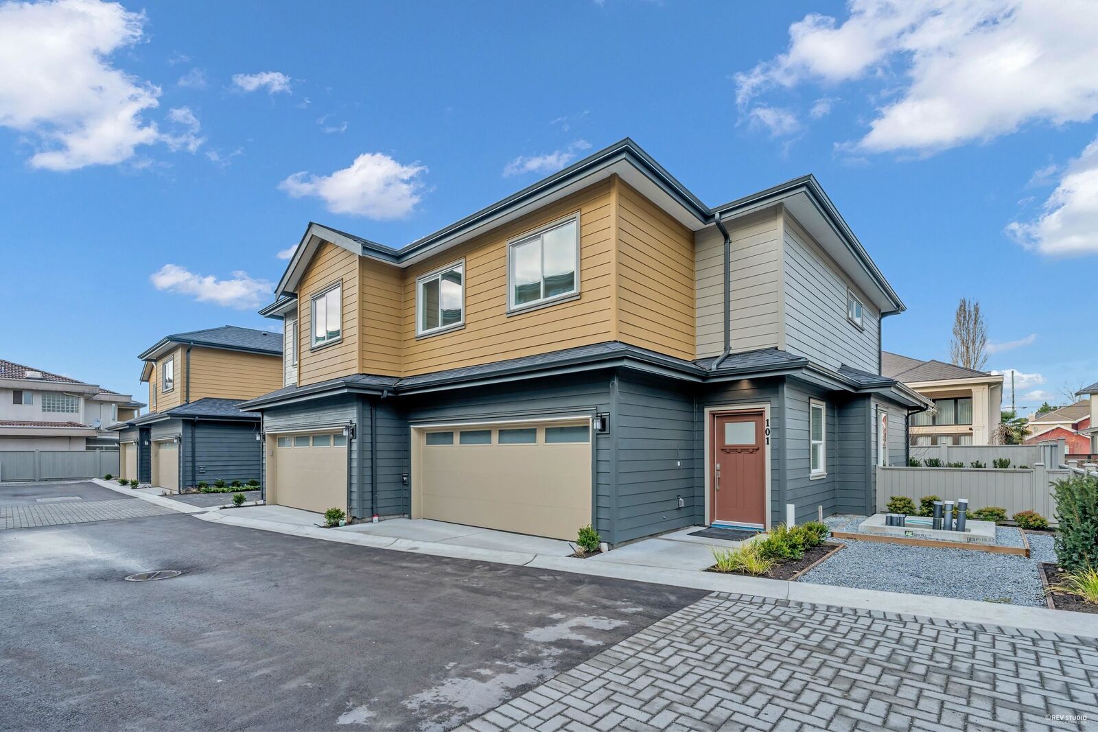 Property Photo: 8233 Williams Road 102 BC V7A 1G4