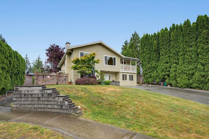 Property Photo: 19978 50A Avenue BC V3A 6S1